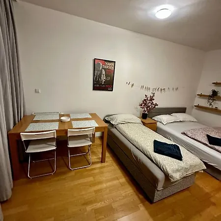 Central Apartment With Balcony Budapest Exterior foto