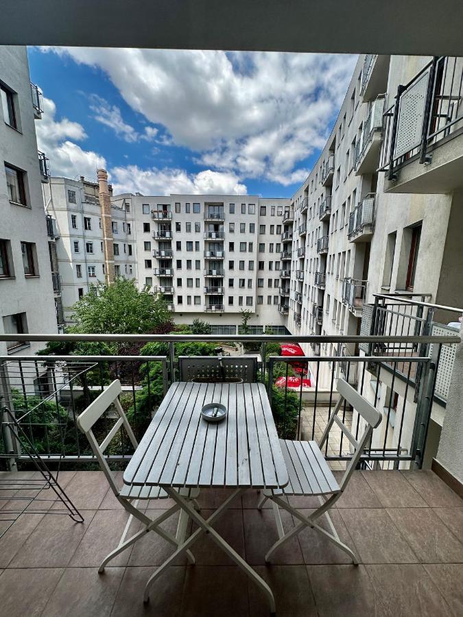 With Balcony Apartamento *
